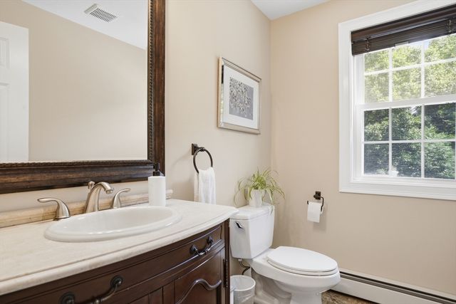 147 Roosevelt St, Fitchburg, MA 01420