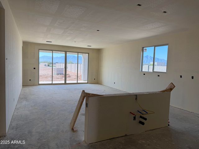 5613 W HOPI Trail, Laveen, AZ 85339