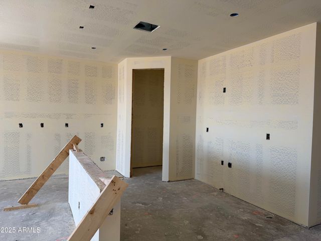 5613 W HOPI Trail, Laveen, AZ 85339