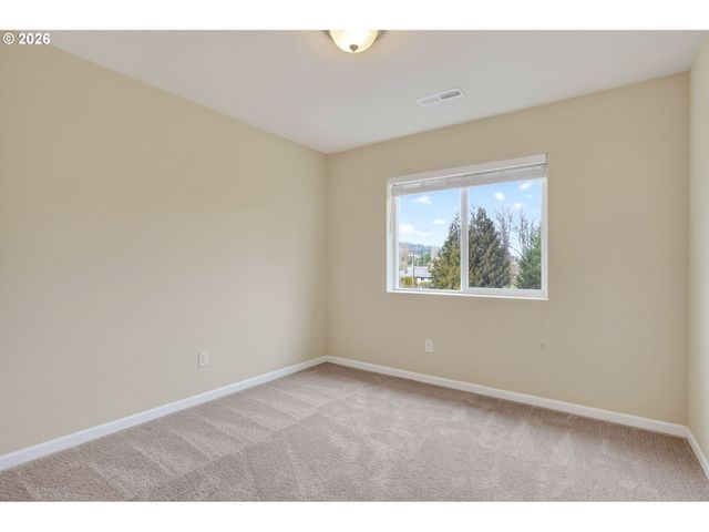 17483 Se ACADIA St, Damascus, OR 97089