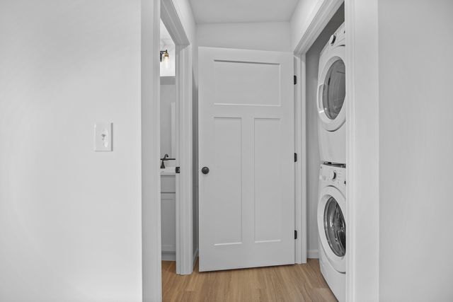 1 Eric Court, Bloomington, IL 61705