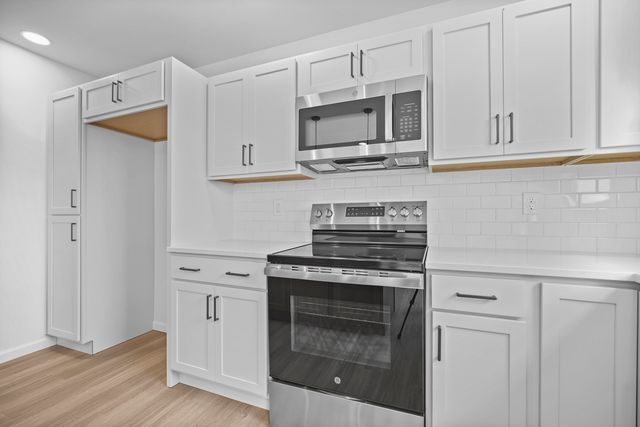 1 Eric Court, Bloomington, IL 61705