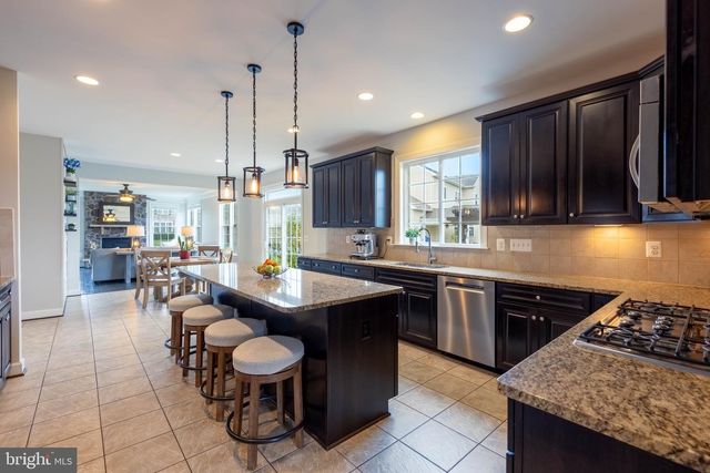 42093 LOCHIEL LN, Leesburg, VA 20176