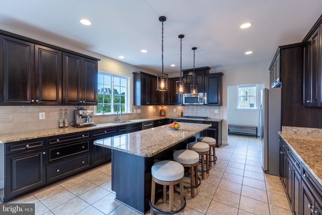 42093 LOCHIEL LN, Leesburg, VA 20176