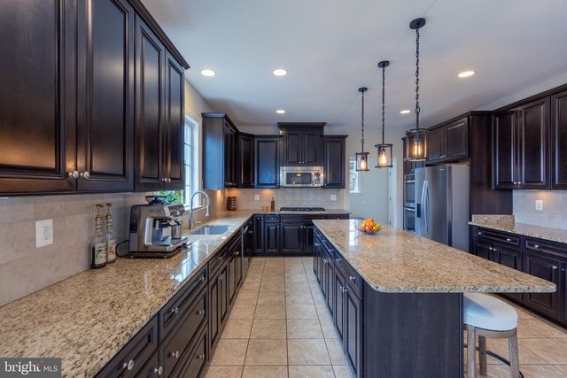 42093 LOCHIEL LN, Leesburg, VA 20176