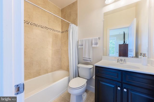 42093 LOCHIEL LN, Leesburg, VA 20176