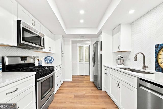 1003 Canyon Point Circle, Roswell, GA 30076