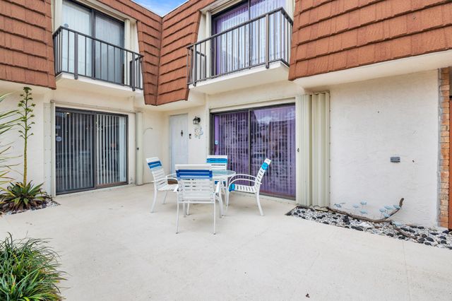 3900 County Line Road 6a, Tequesta, FL 33469