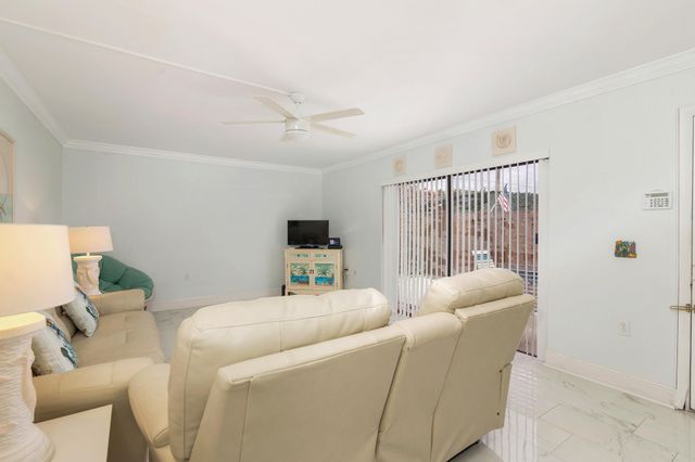 3900 County Line Road 6a, Tequesta, FL 33469