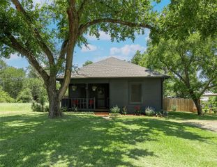 506 N Hill Street, Caldwell, TX 77836