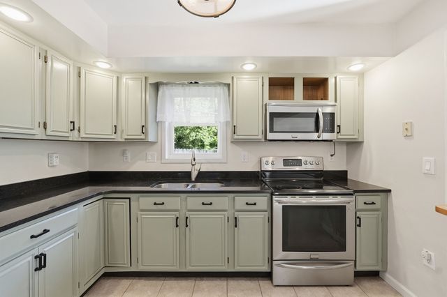 200 Wilbraham Rd, Monson, MA 01057