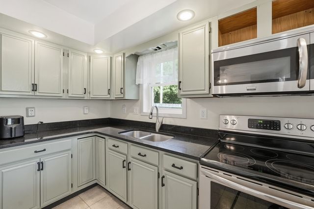200 Wilbraham Rd, Monson, MA 01057