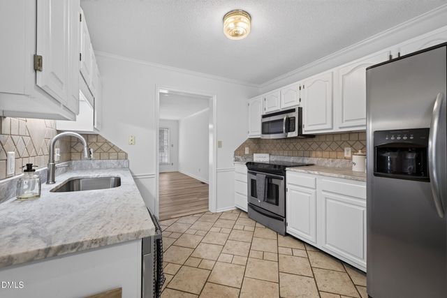 118 Greenmont Lane, Cary, NC 27511