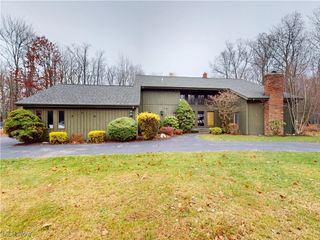 2915 Millgate Drive, Willoughby Hills, OH 44094