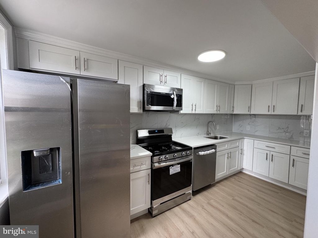 1123 TREMONT DR, GLENOLDEN, PA 19036 — photo 5