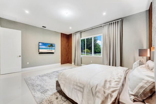 21205 Ingraham Ave Road, Cutler Bay, FL 33189