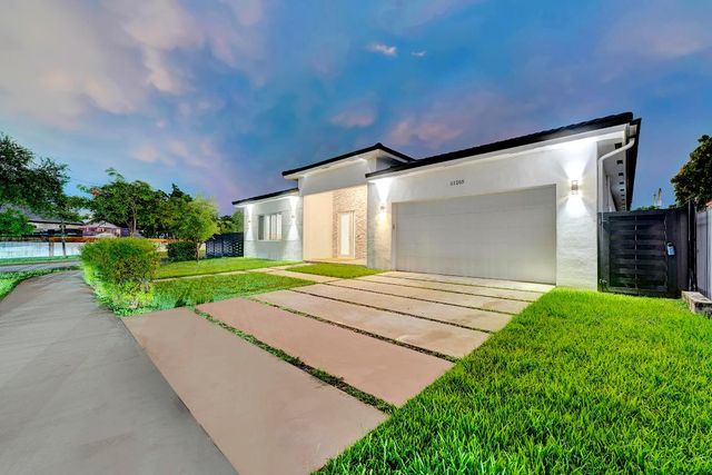 21205 Ingraham Ave Road, Cutler Bay, FL 33189