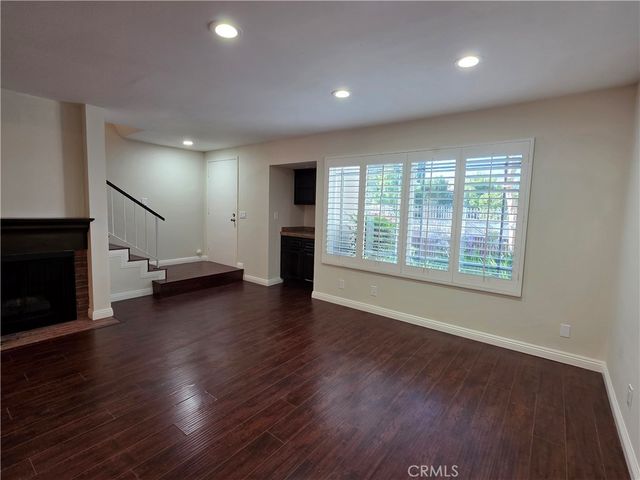 10236 Zelzah 6, Northridge, CA 91325