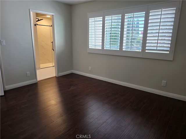 10236 Zelzah 6, Northridge, CA 91325