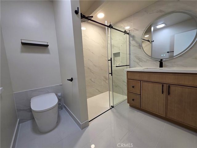 10236 Zelzah 6, Northridge, CA 91325