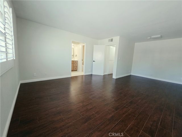 10236 Zelzah 6, Northridge, CA 91325