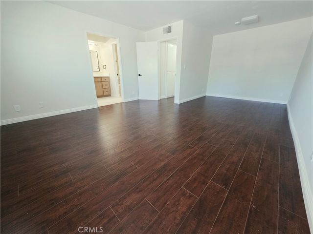 10236 Zelzah 6, Northridge, CA 91325