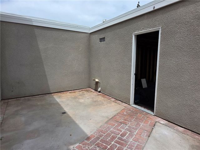 10236 Zelzah 6, Northridge, CA 91325