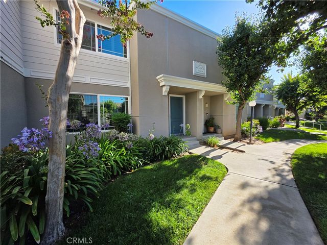10236 Zelzah 6, Northridge, CA 91325