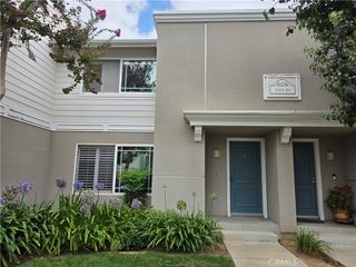 10236 Zelzah 6, Northridge, CA 91325