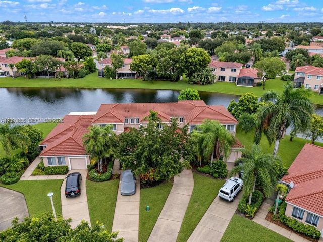 1724 SW 110th Terrace, Davie, FL 33324