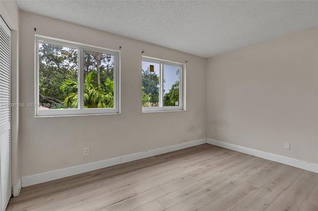1724 SW 110th Terrace, Davie, FL 33324