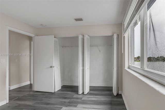 1724 SW 110th Terrace, Davie, FL 33324