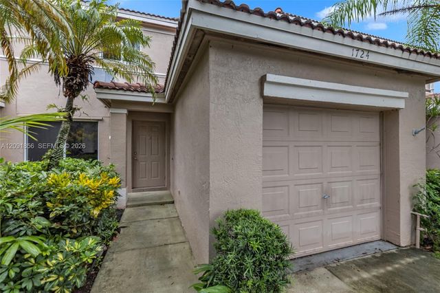1724 SW 110th Terrace, Davie, FL 33324