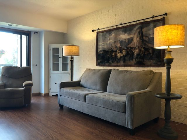 1502 Woodbridge Road 2F, Joliet, IL 60436