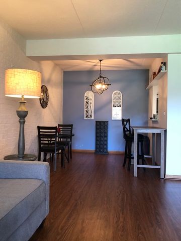 1502 Woodbridge Road 2F, Joliet, IL 60436