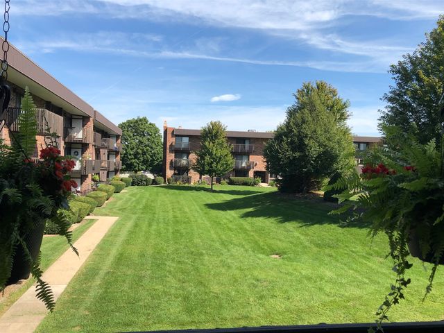 1502 Woodbridge Road 2F, Joliet, IL 60436