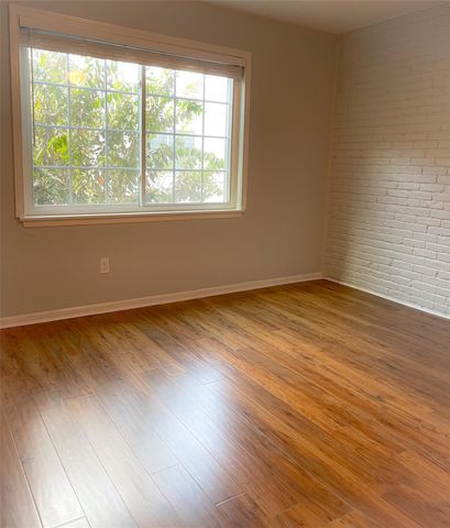 2744 Briarhurst Drive 50, Houston, TX 77057