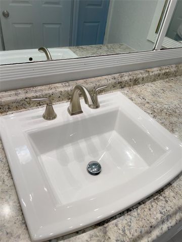 2744 Briarhurst Drive 50, Houston, TX 77057