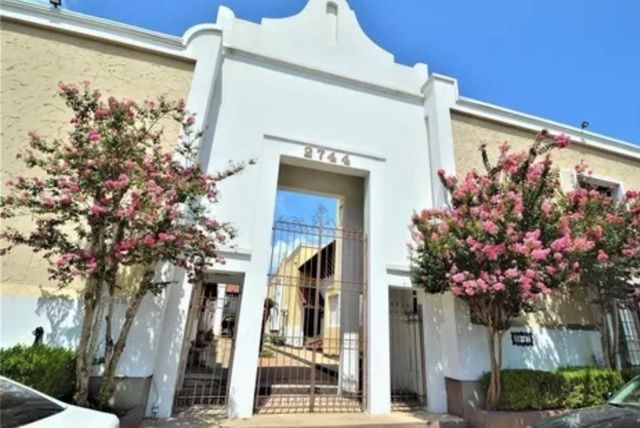 2744 Briarhurst Drive 50, Houston, TX 77057