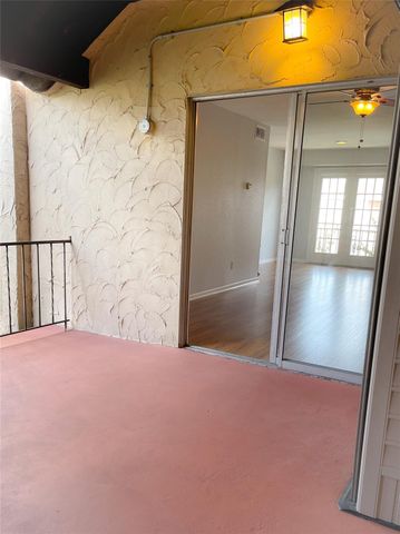 2744 Briarhurst Drive 50, Houston, TX 77057