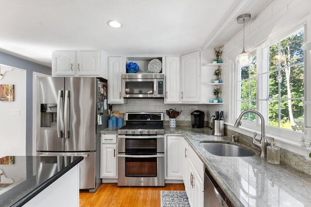 9 Cobleigh Drive, Tewksbury, MA 01876