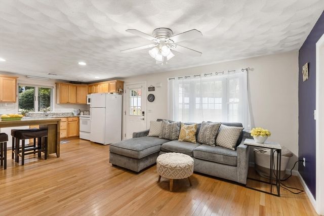 9 Cobleigh Drive, Tewksbury, MA 01876