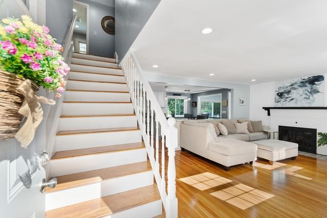 9 Cobleigh Drive, Tewksbury, MA 01876