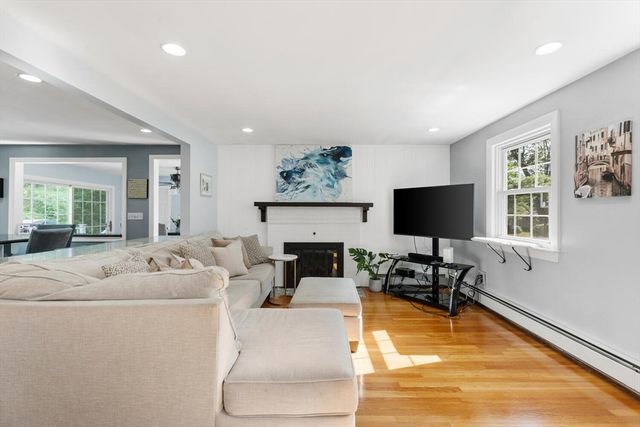 9 Cobleigh Drive, Tewksbury, MA 01876