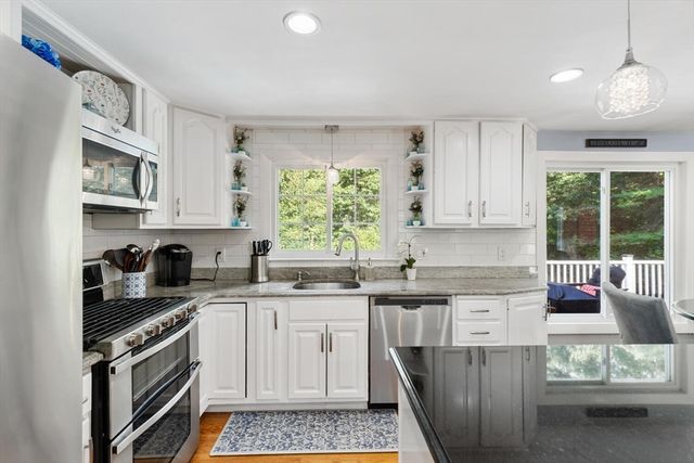 9 Cobleigh Drive, Tewksbury, MA 01876