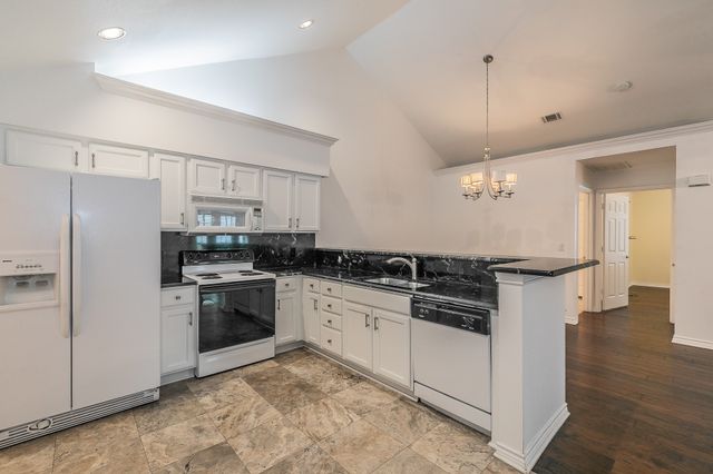 803 Cara Lane, Arlington, TX 76012