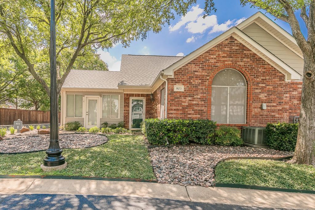 803 Cara Lane, Arlington, TX 76012