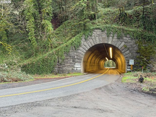 2575 Nw LOVEJOY St, Portland, OR 97210