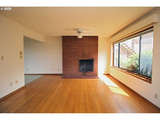 2575 Nw LOVEJOY St, Portland, OR 97210