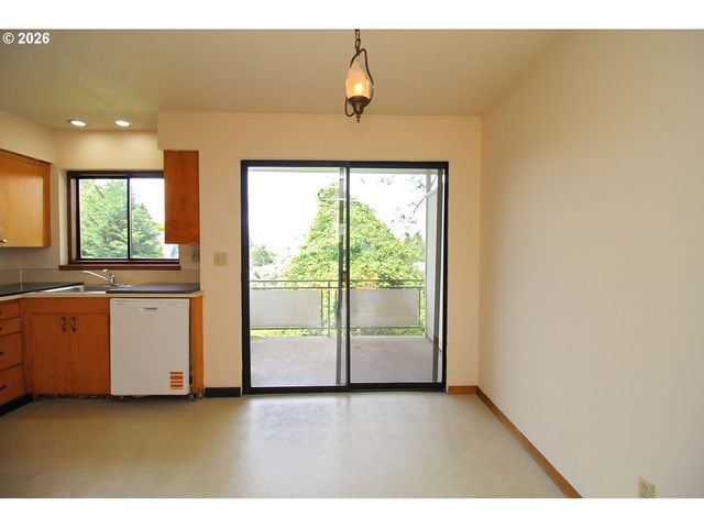 2575 Nw LOVEJOY St, Portland, OR 97210